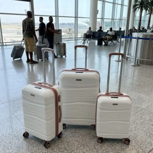 Siri de trois valises tittou de couleur blanc et bande rose